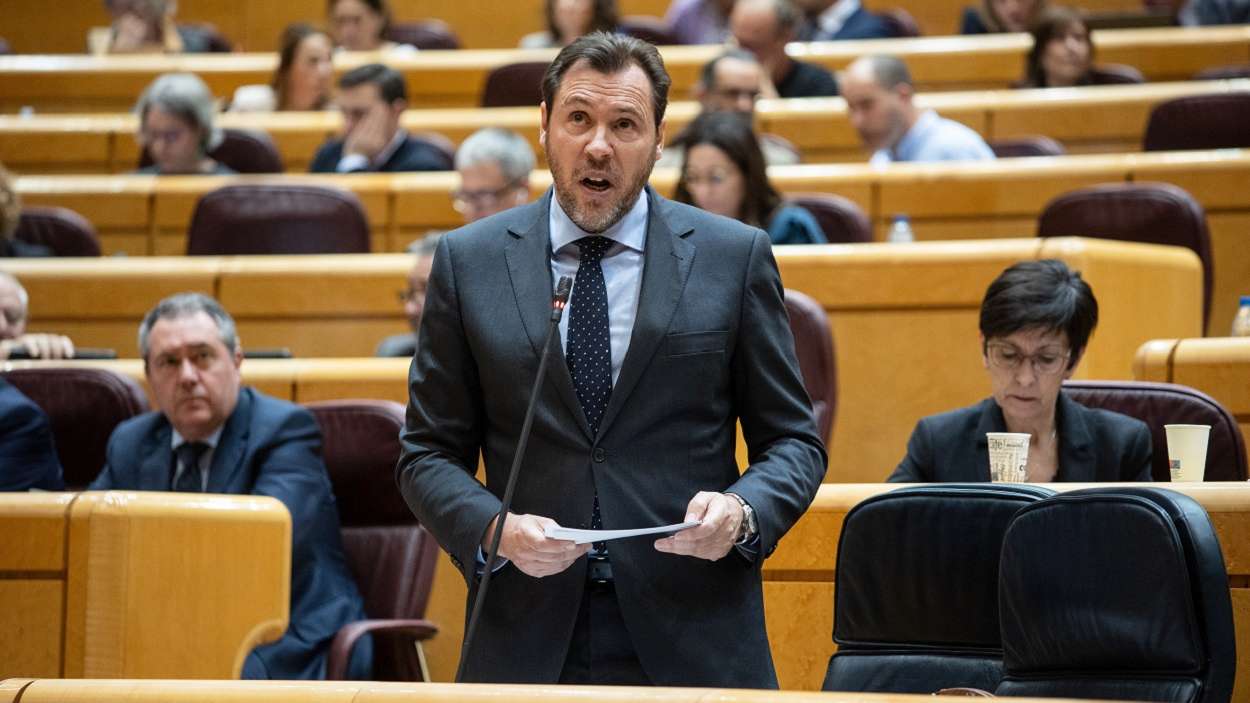 Óscar Puente, ministro de Transportes y Movilidad Sostenible, en el Senado. EP