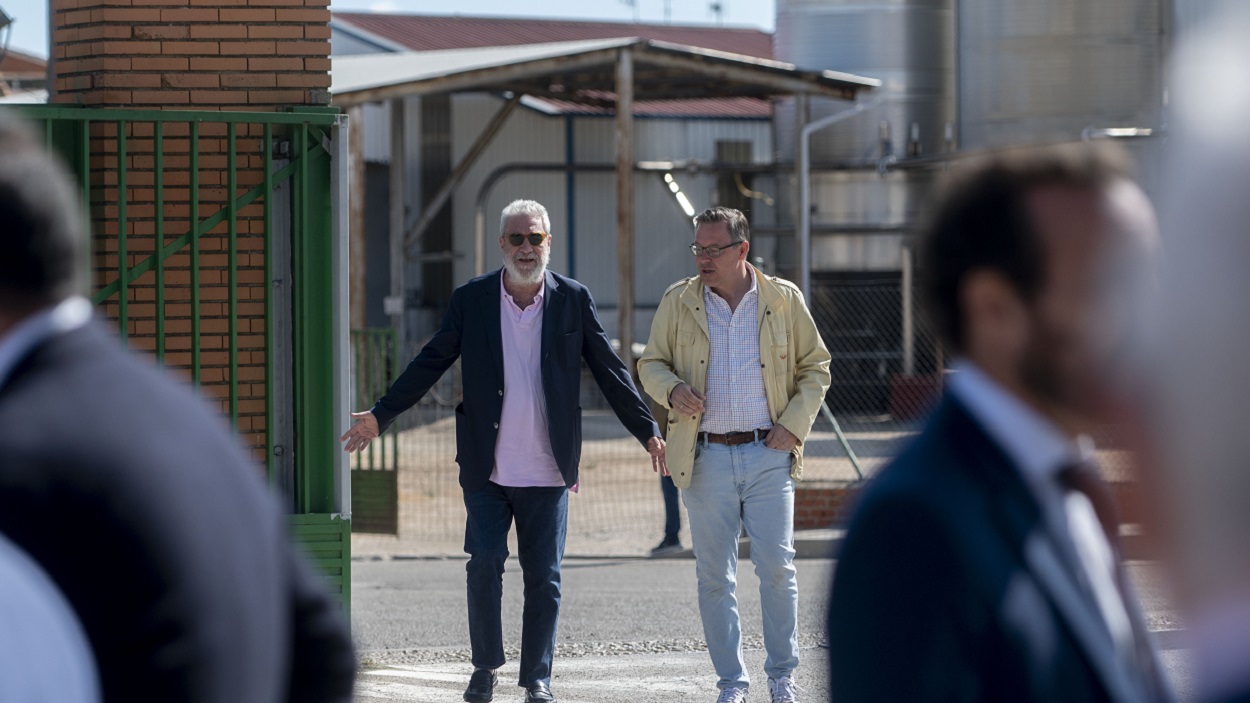 Miguel Ángel Rodríguez, jefe de prensa de Ayuso, con Alfonso Serrano, secretario general del PP de Madrid