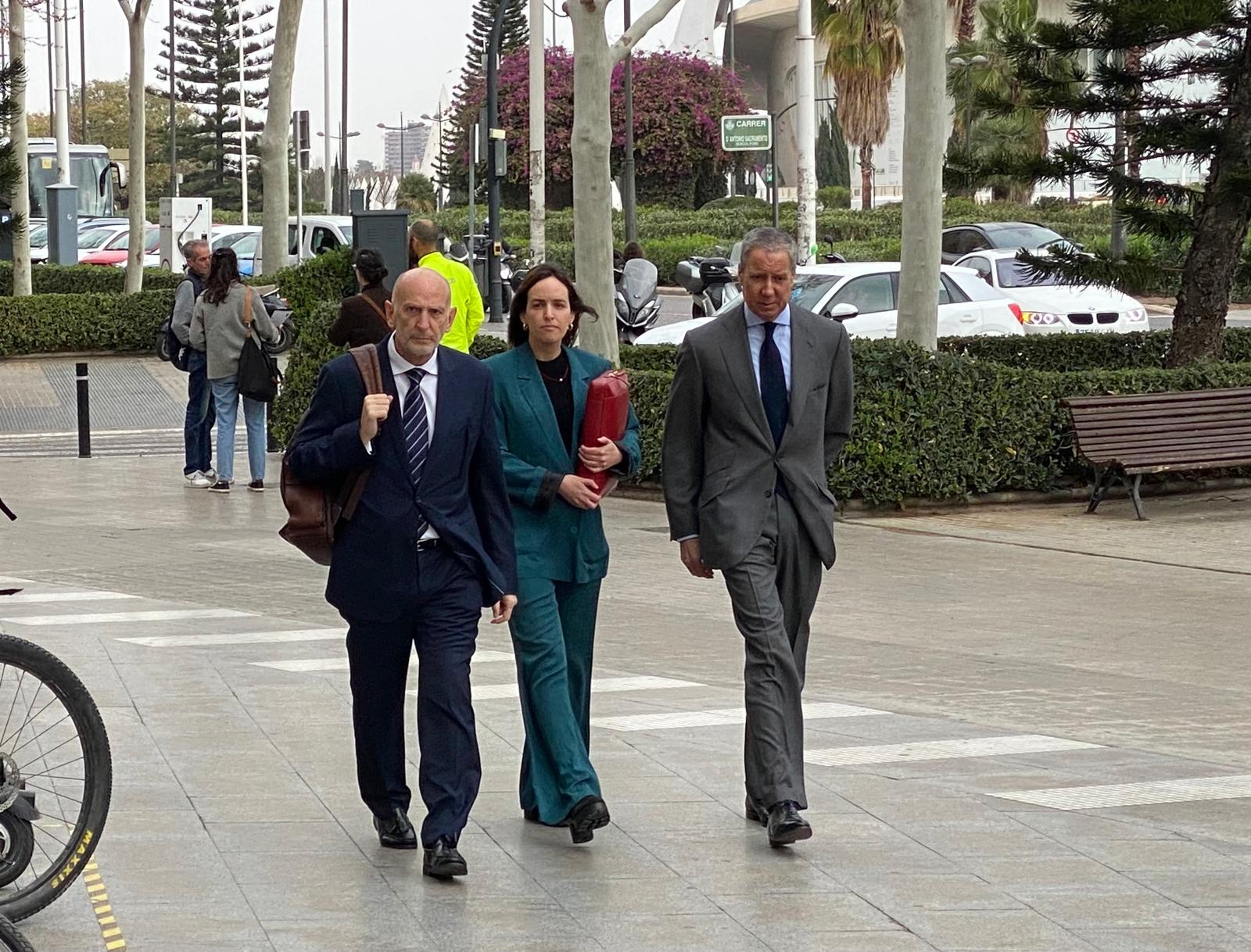 Zaplana llegando al juzgado. Loreto Ochando