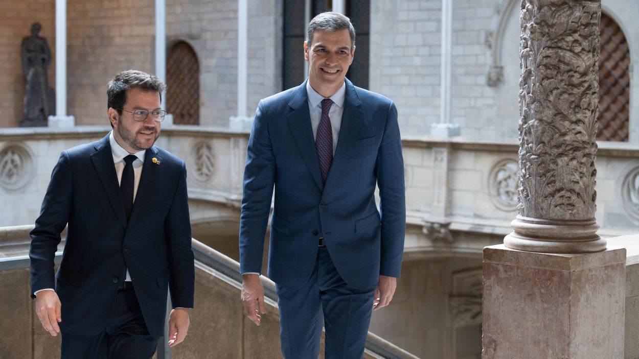 PSOE y ERC suspenden la mesa de diálogo ante el adelanto electoral. EP.