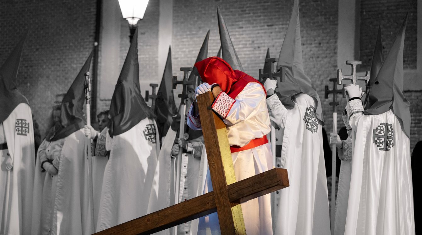 La Semana Santa de Medina del Campo es una de las más antiguas de España y se dice de ella que el silencio se escucha (Foto: Benjamín Redondo)