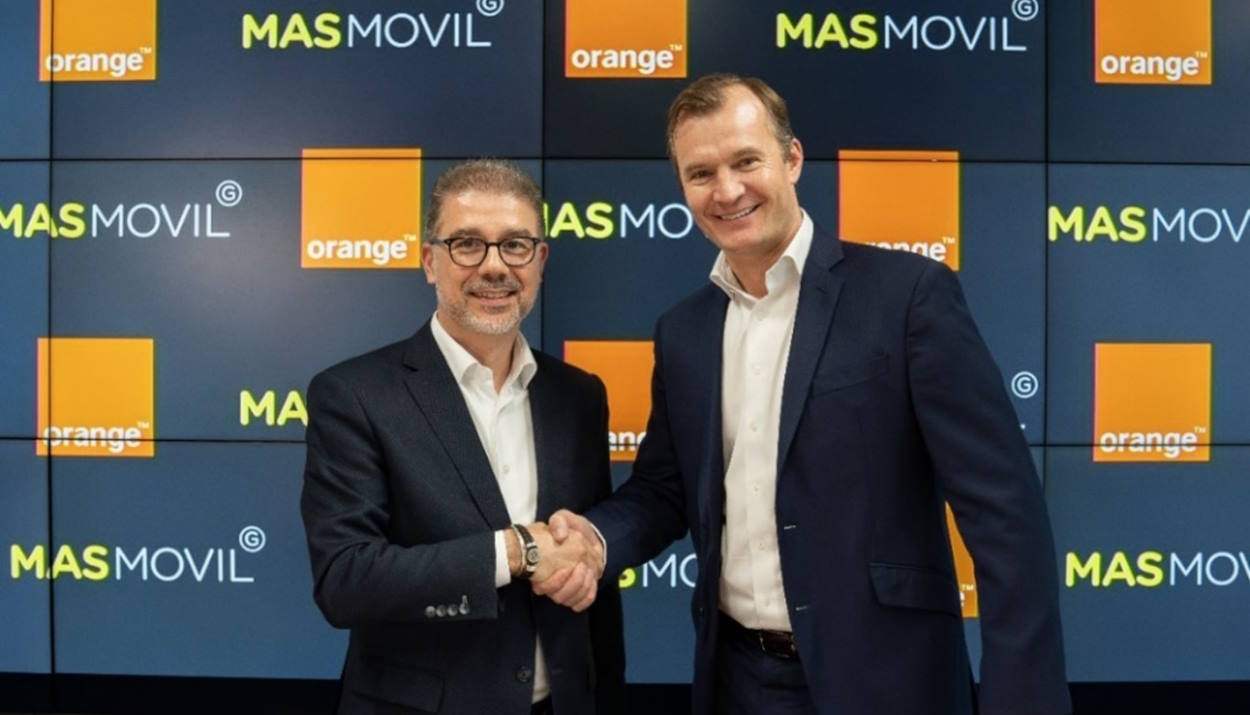 Ludovic Pech, CEO de Orange España, y Meinrad Spenger, CEO de MásMóvil, han firmado la constitución de la nueva joint venture