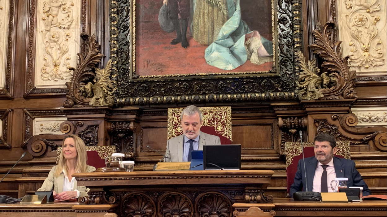 Jaume Collboni, alcalde de Barcelona, durante el pleno de este miércoles en el que ha perdido la cuestión de confianza. EP.