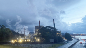 Imagen de la planta que Ence tiene en la ría de Pontevedra (Foto: M.L.).