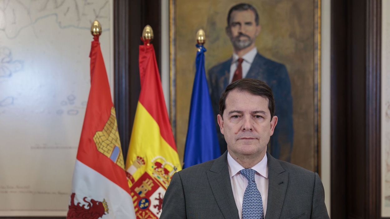 El PSOE ve a Mañueco cómodo con el blanqueamiento a la dictadura “porque su padre fue un alcalde franquista”. EP.