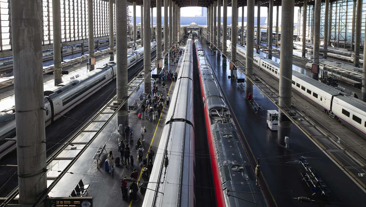 Varios trenes en la estación de Atocha. EP