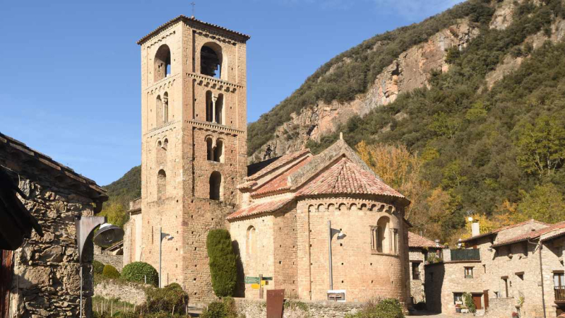 Iglesia de San Cristóbal de Beget en la provincia de Girona.