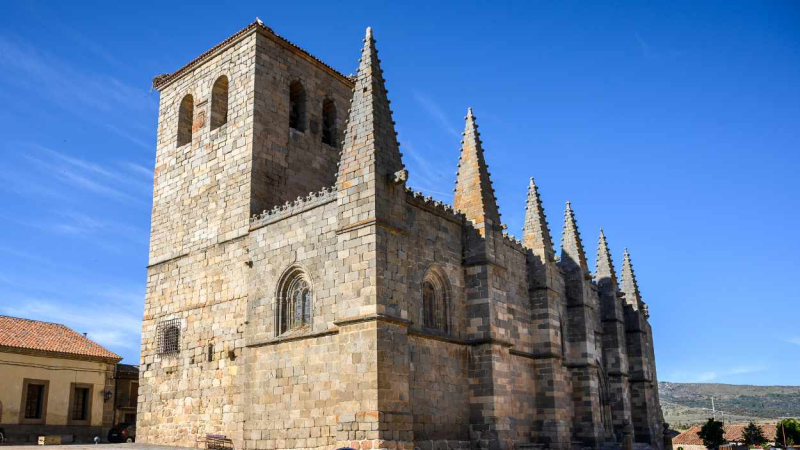 Iglesia Colegiata de San Martín de Tours en Bonilla de la Sierra, Ávila.