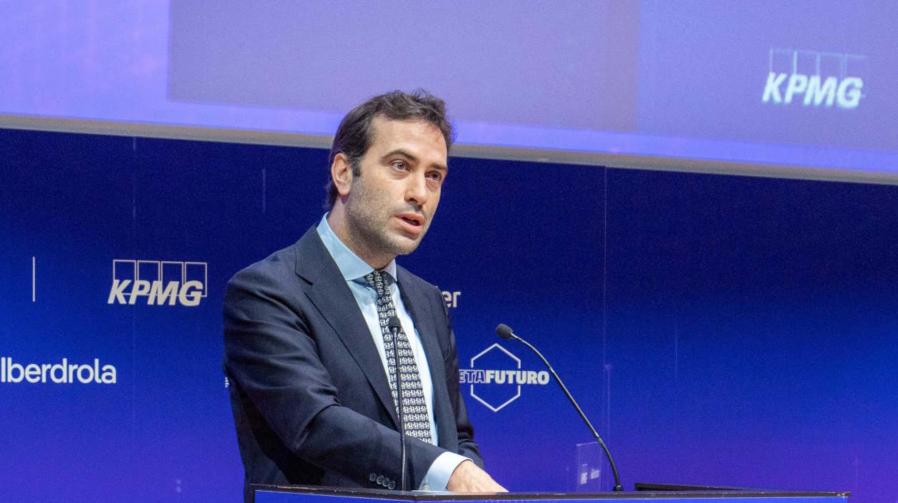 El ministro de Economía, Carlos Cuerpo, interviene en la jornada ‘Fondos Europeos. Claves y próximos pasos'. EP