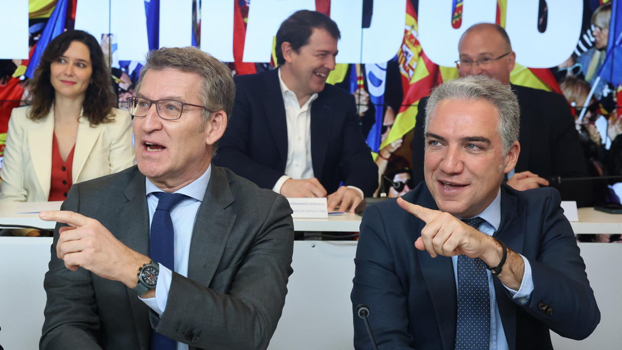 El PSOE suma a Bendodo, investigado por la Fiscalía, a la lista de señalado por corrupción. EP.