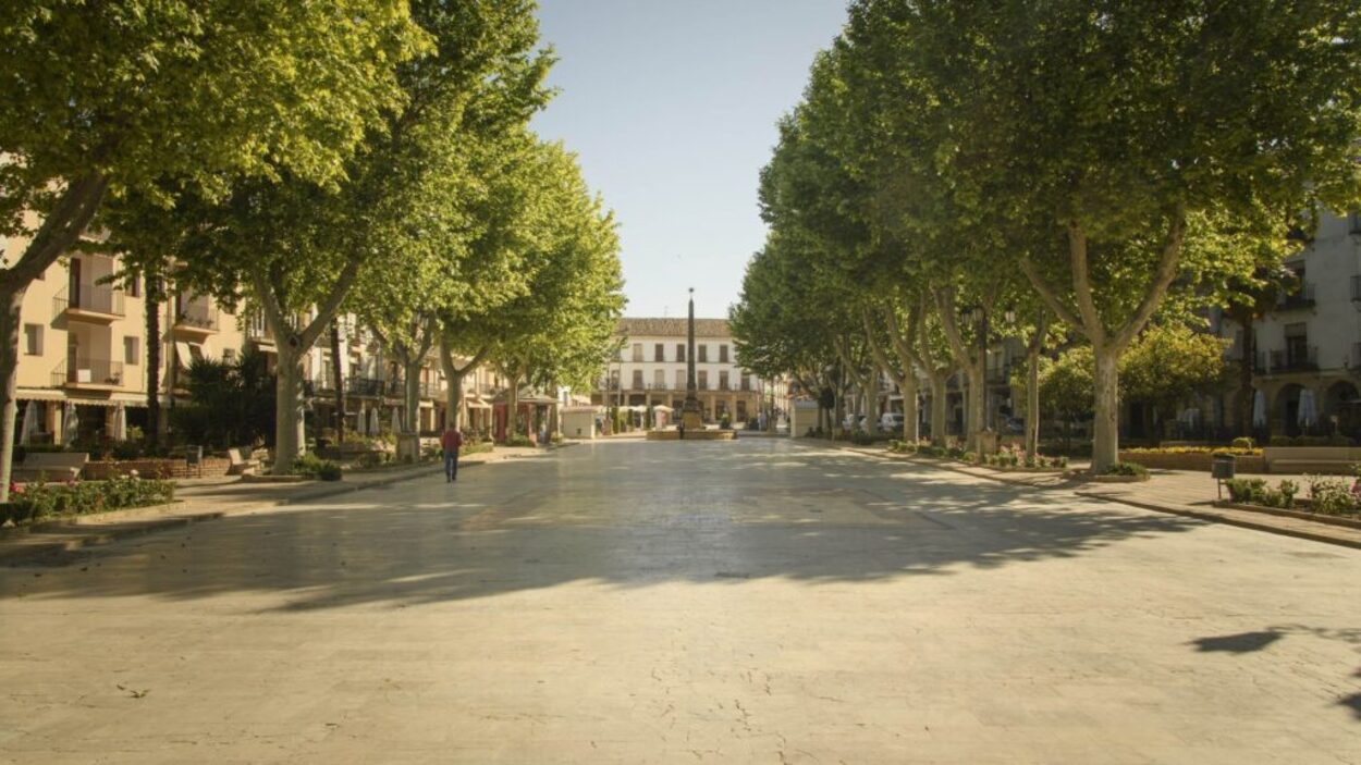 El Paseo de la Constitución, foco del conflicto en Baeza (Jaén). Turismo Baeza