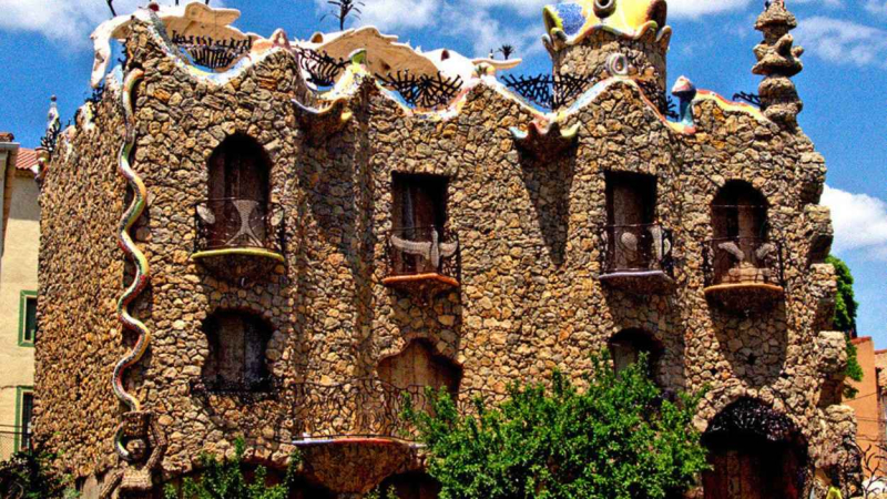 El Capricho Rillano situado en el pueblo Rillo de Gallo en Guadalajara. Turismo Castilla-La Mancha