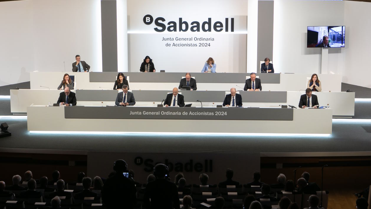 El consejo de administración de Banco Sabadell durante la junta de accionistas 2024