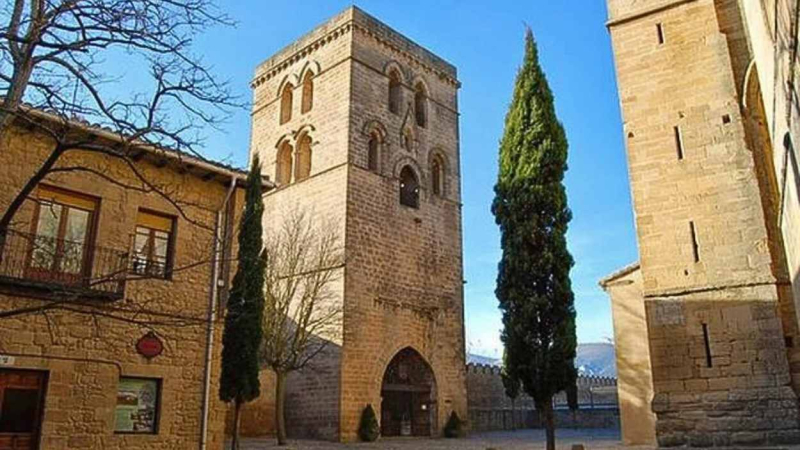 Torre Abacial de origen medieval, característica de Laguardia, País Vasco. laguardiaparticipa.eus