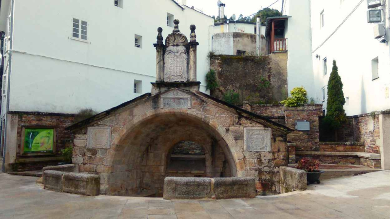 Fuente Vieja, también conocida como Fuente Vella, ubicada en Mondoñedo, Lugo.