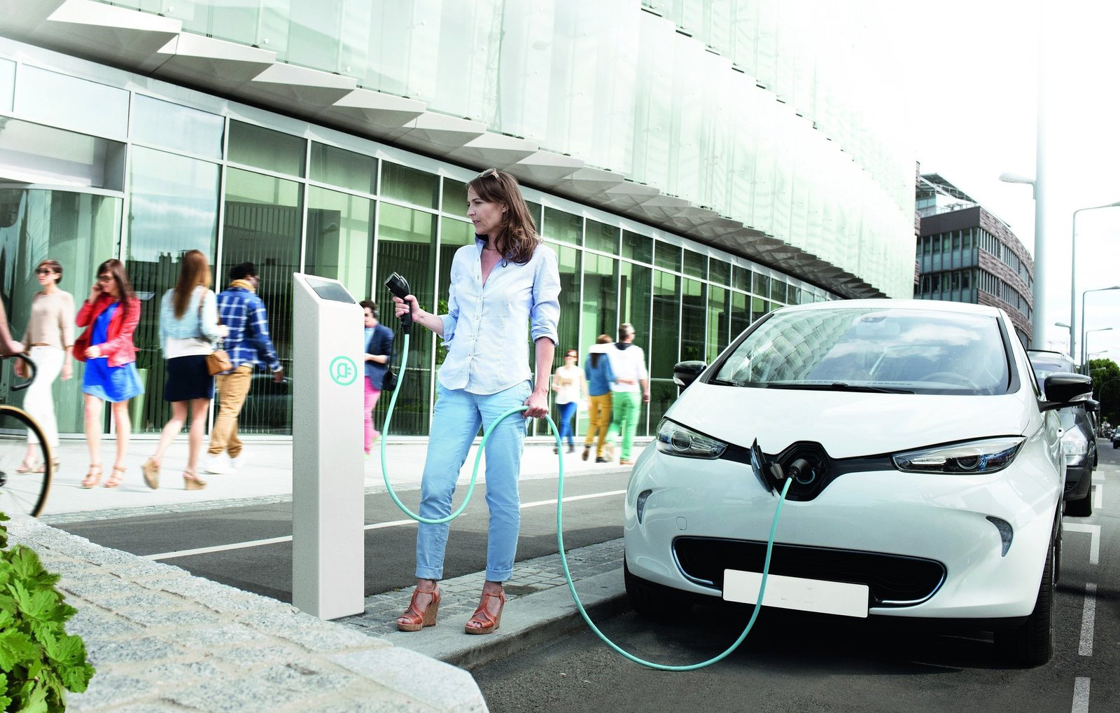 E-VIA FLEX-E: la nueva red de cargadores ultrarrápidos para coches eléctricos