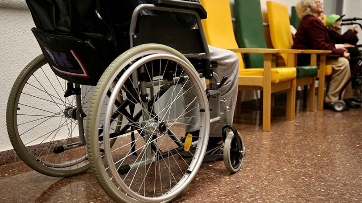 Imagen de recurso de una persona en silla de ruedas. EP.