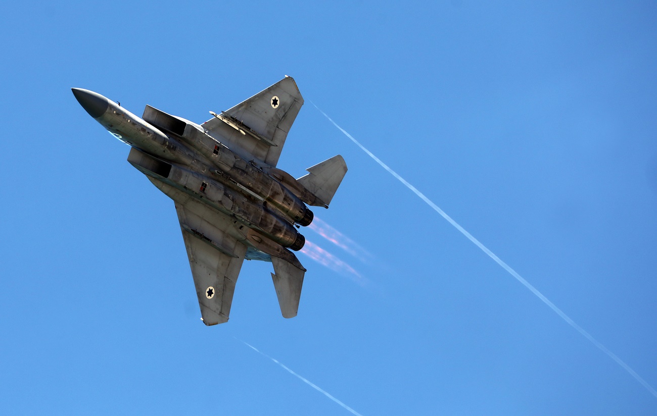 Irán ataca con drones a Israel