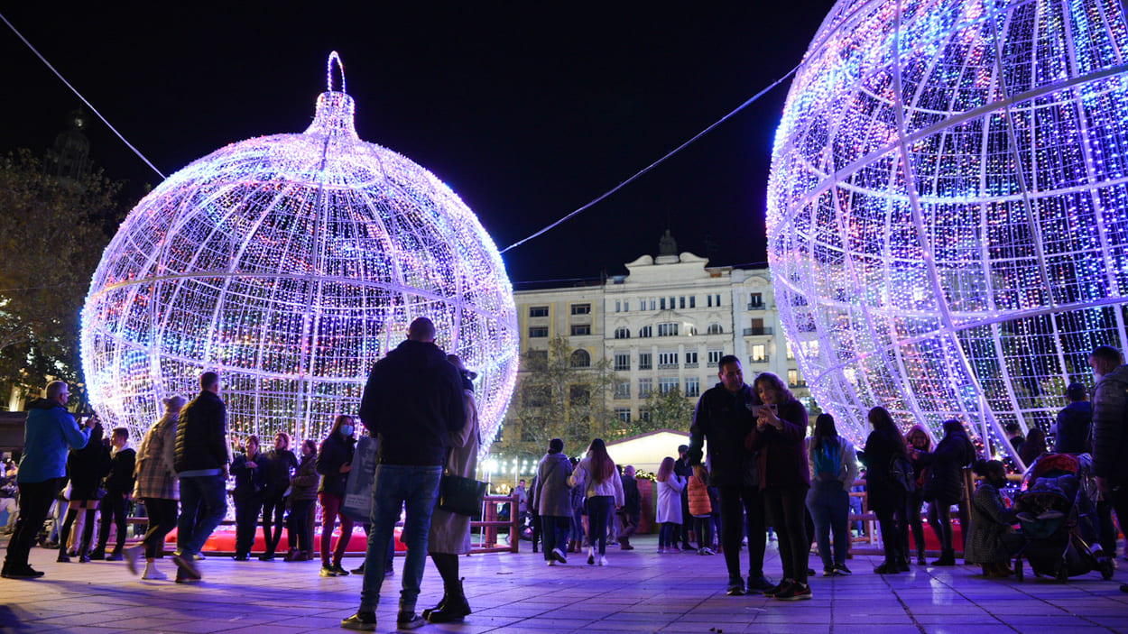 Luces de Navidad en la Plaza del Ayuntamiento de Valencia. EP. 