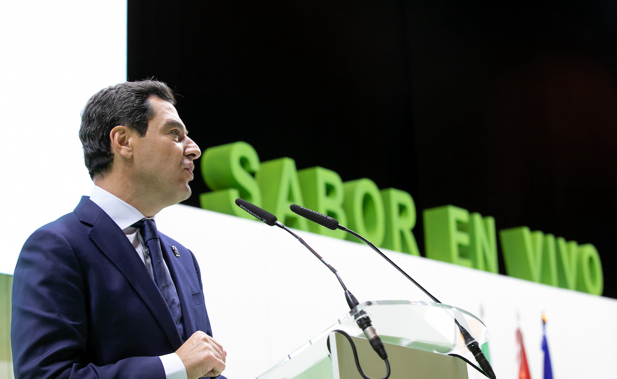 El presidente de la Junta de Andalucía, Juanma Moreno, interviene en la feria gastronómica Andalucía Sabor donde se presenta el nuevo logotipo 'Gusto del Sur'