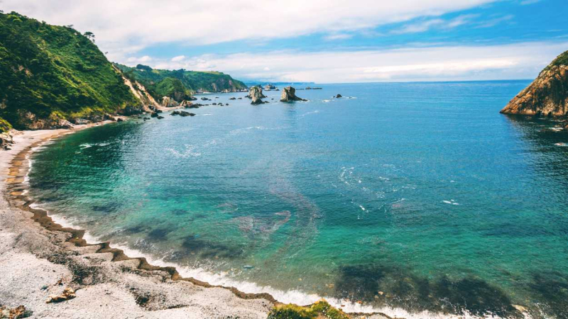 La Playa del Silencio es la más bonita que se puede ver en Cudillero, Asturias.