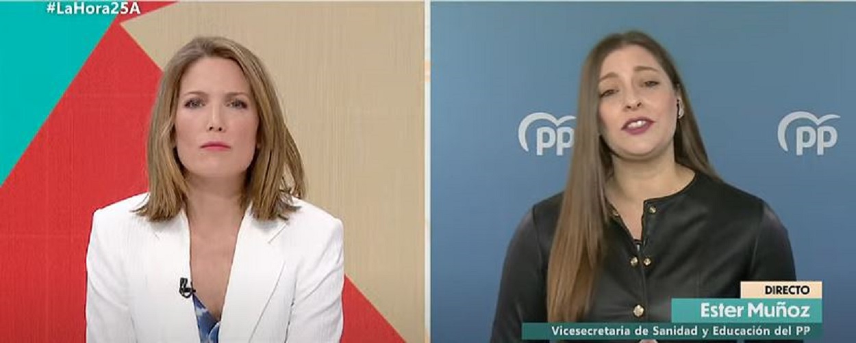 La periodista Silvia Intxaurrondo y la vicesecretaria de Sanidad y Educación del PP, Esther Muñoz