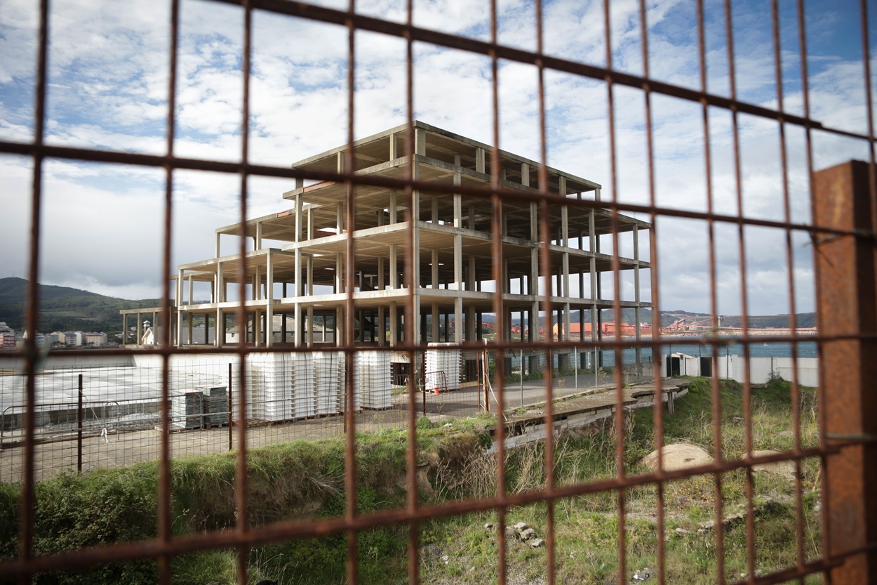 Imagen de una urbanización de A Mariña lucense afectada en su momento por la paralización de la ley tras el recurso ante el TC (Foto: Europa Press).