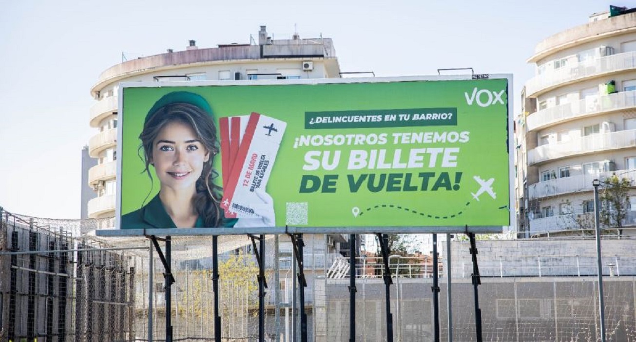 Carteles de Vox de campaña. Twitter