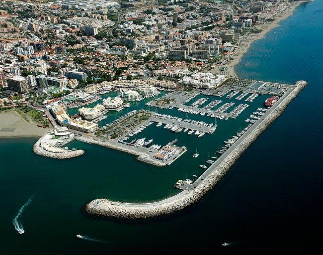 Vista aérea del Puerto deportivo de Benalmádena. Archivo.