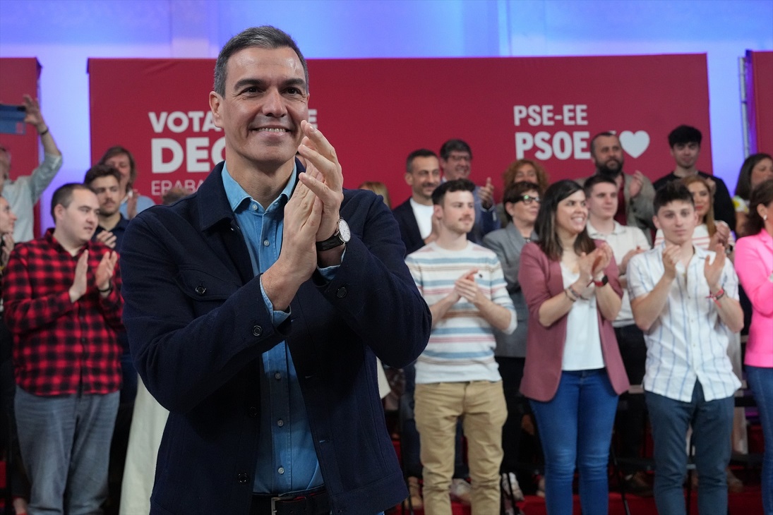 Acto de apoyo a Pedro Sánchez en Ferraz: fecha y hora de la movilización | EP