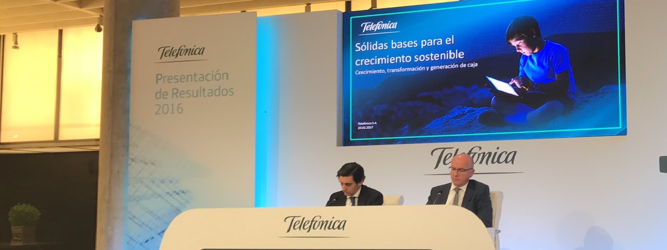 José María Álvarez-Pallete, presidente de Telefónica, presenta los resultados de la compañía junto al director general de Estrategias, Ángel Vilá.