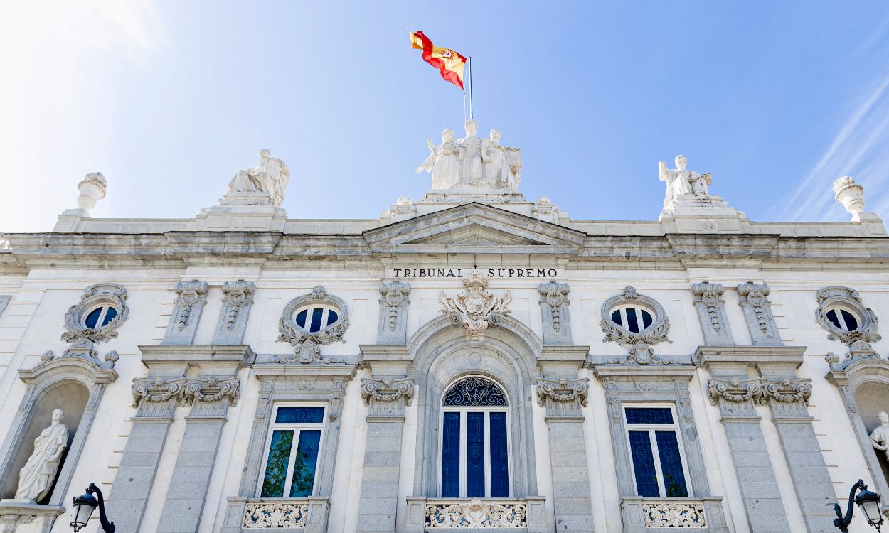 El Tribunal Supremo en la Plaza de la Villa de París, en Madrid (España). EP
