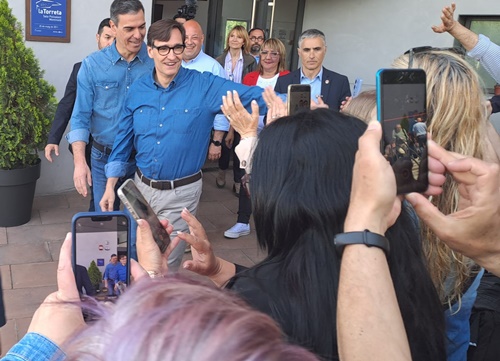 Pedro Sánchez y Salvador Illa en un acto de campaña en Montmeló