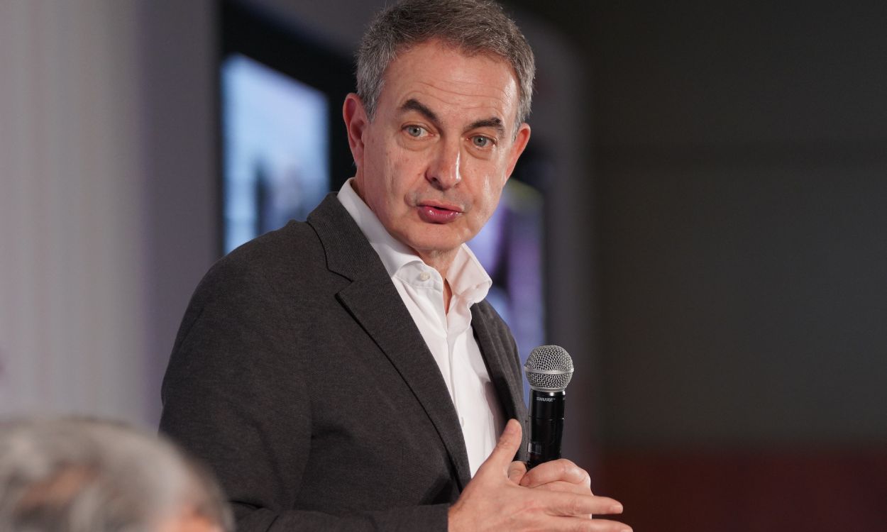 José Luis Rodríguez Zapatero junto al Grupo de Puebla. EP