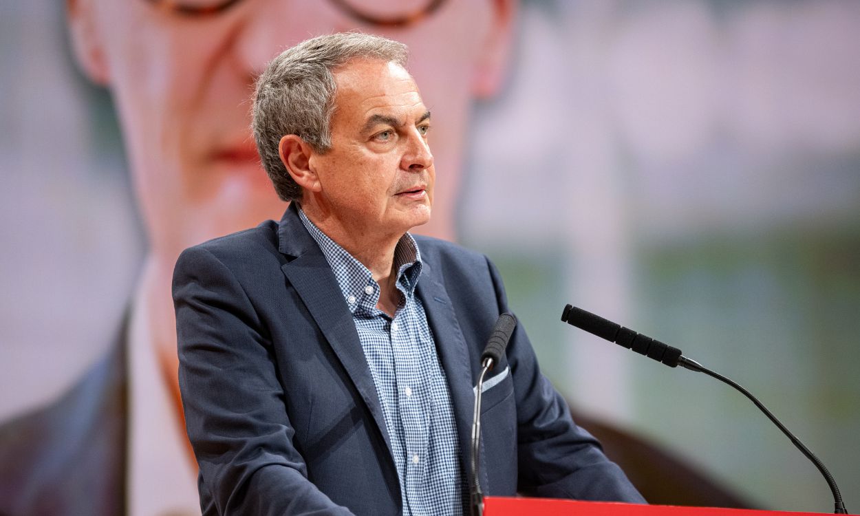 El expresidente del Gobierno, José Luis Rodríguez Zapatero, interviene durante un mitin del PSC en el Palau de Congressos, a 27 de abril de 2024, en Tarragona, Catalunya (España). EP