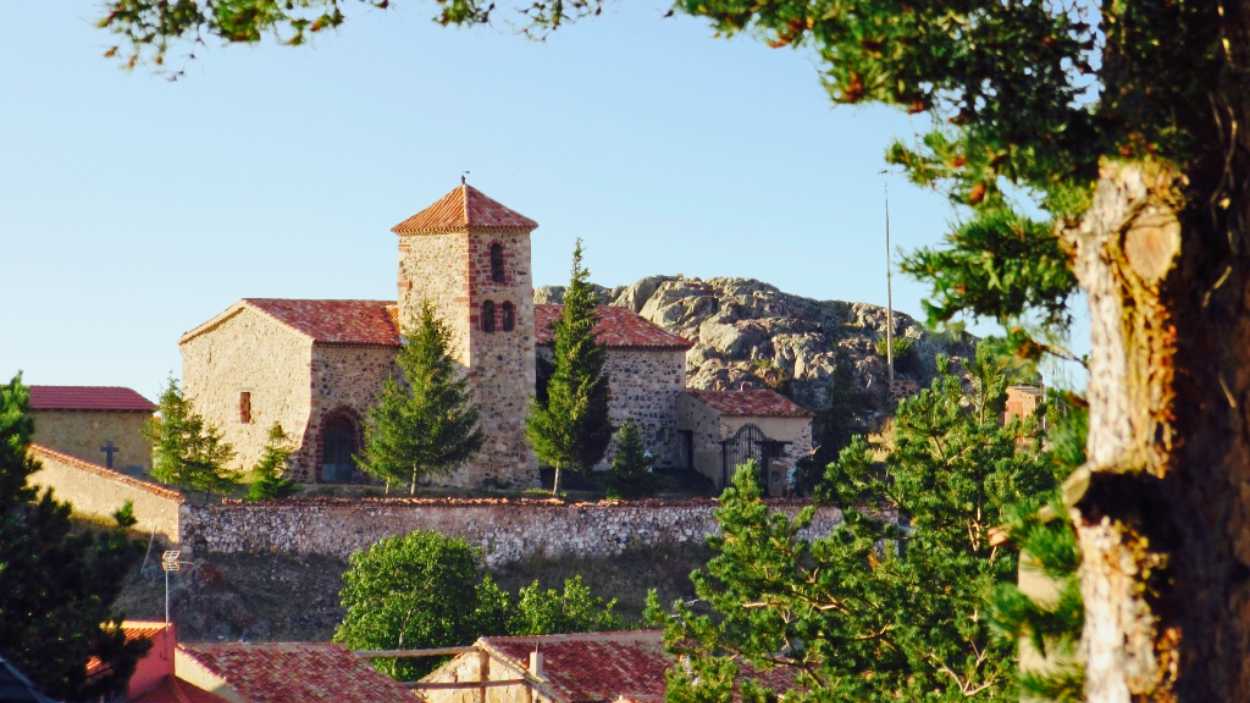 Qué ver en Bronchales, el pueblo de Teruel con dragón que es uno de los más altos de España. Ayuntamiento de Bronchales