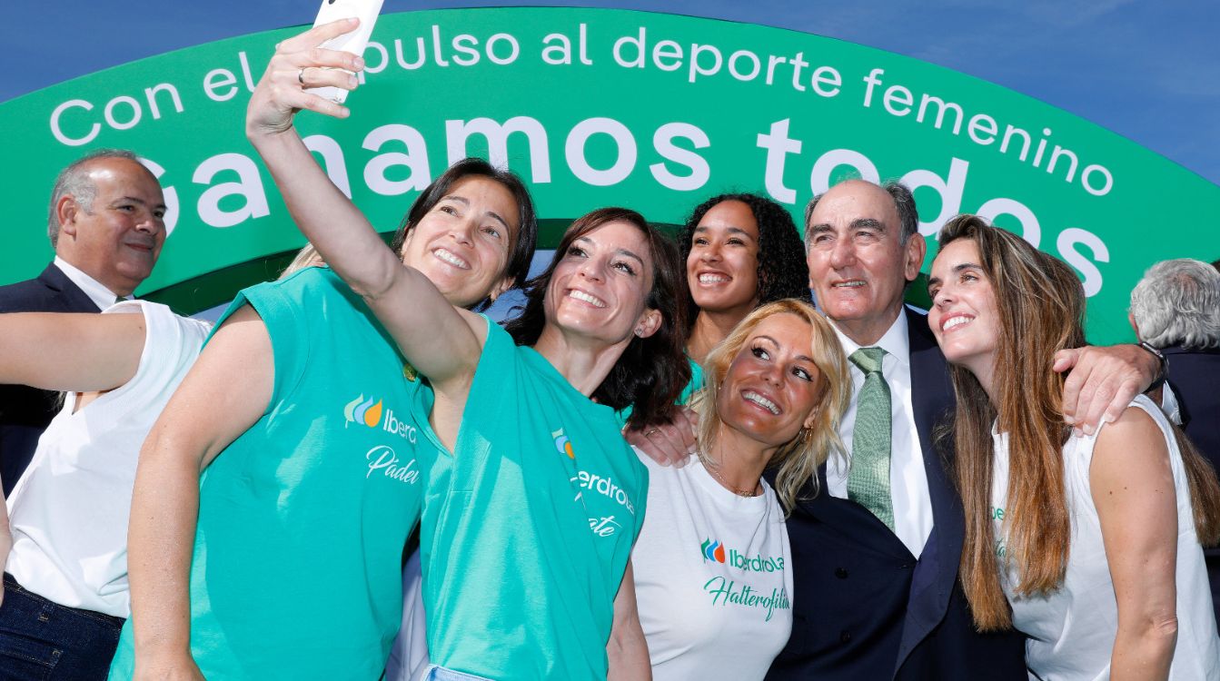 El compromiso Iberdrola con el deporte femenino como motor para la igualdad se remonta al año 2016 y, desde entonces, es la primera empresa en realizar una apuesta global por la participación de la mujer en este ámbito y su principal promotor