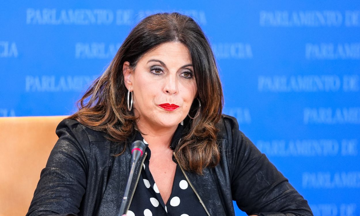 La portavoz del Grupo Parlamentario Socialista, Ángeles Férriz, durante la ronda de ruedas de prensa de portavoces de los grupos parlamentarios en el Parlamento de Andalucía, a 8 de mayo de 2024 e
