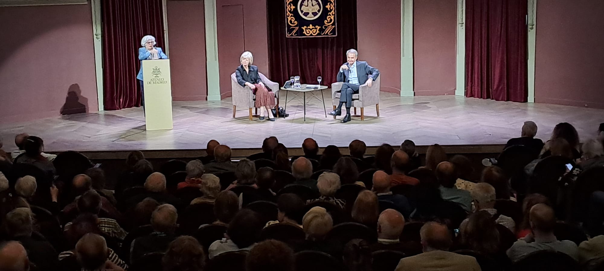 José Luis Rodríguez Zapatero en el Ateneo de Madrid. Juan Luis Valenzuela