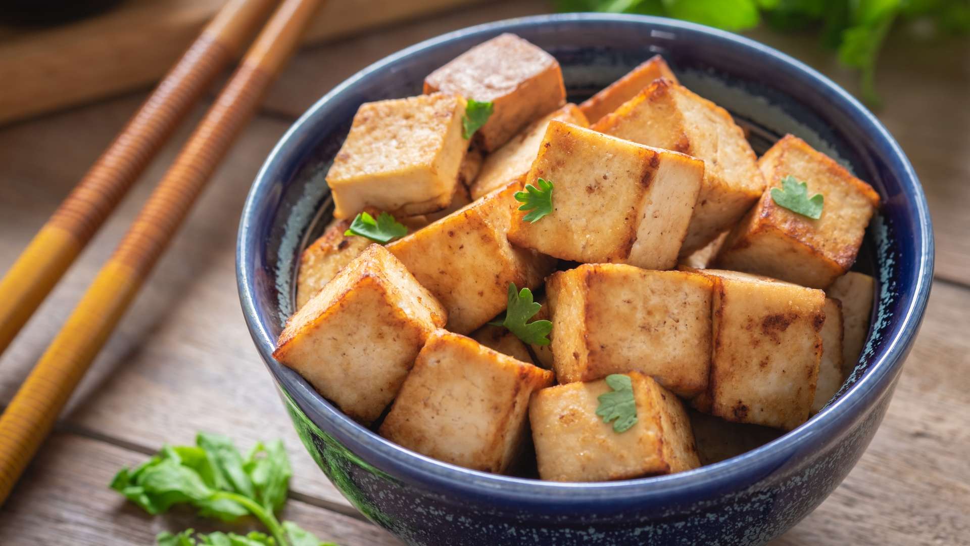 Todo lo que necesitas saber sobre el tofu: Preparación y tres recetas irresistibles