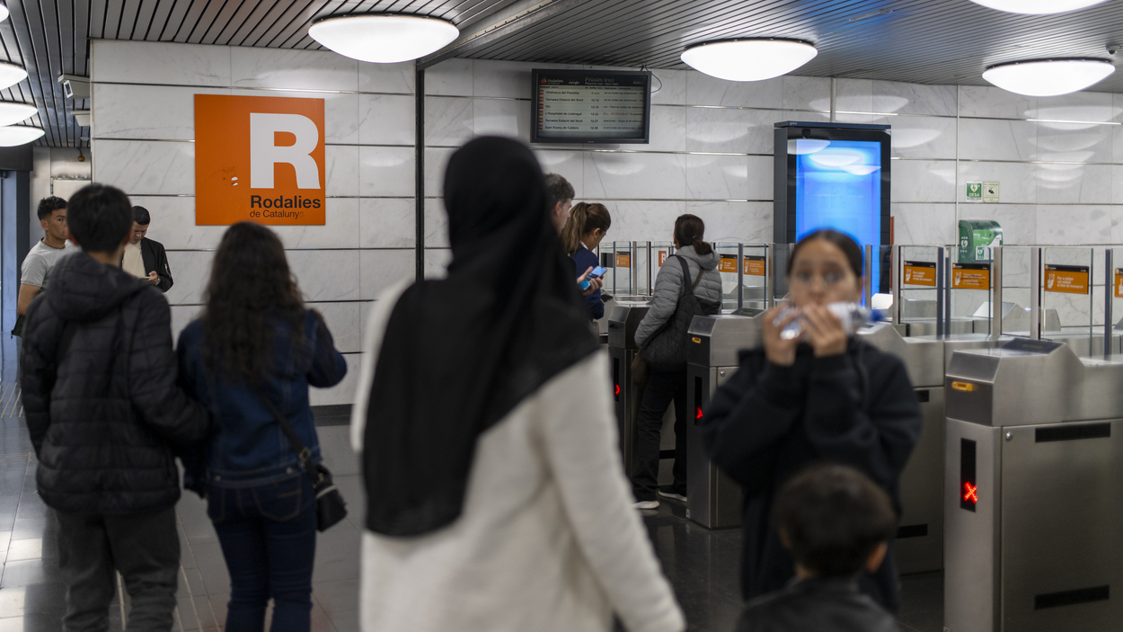 Rodalies permanece cortada este lunes por el robo de cobre: Renfe anuncia el plan alternativo. Europa Press