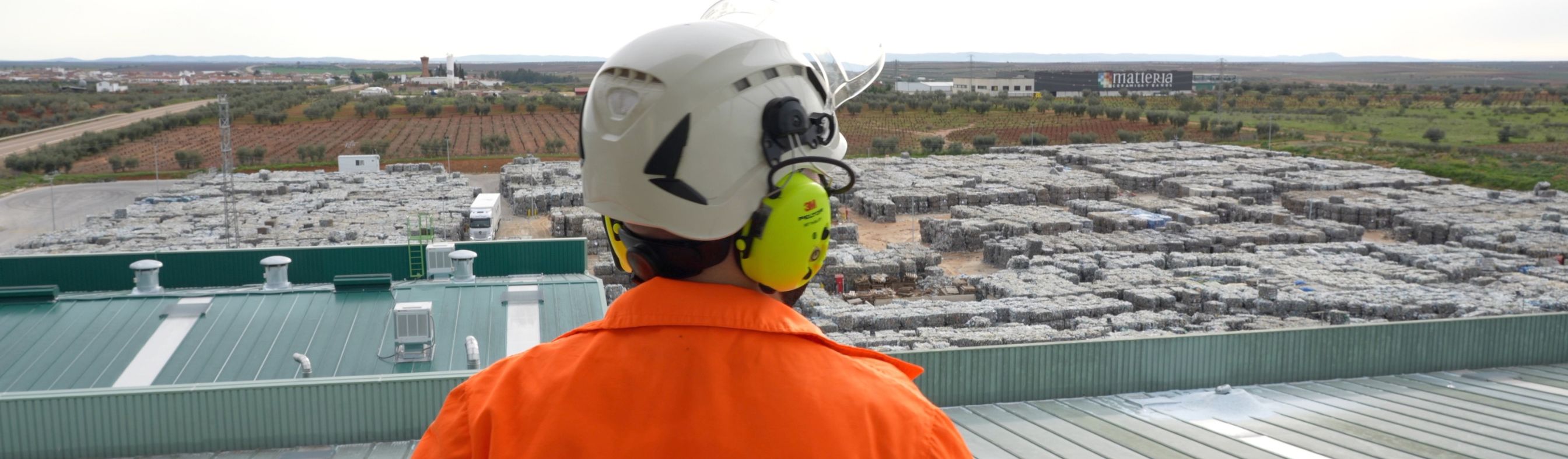 Veolia, empresa comprometida con la economía circular y la descarbonización, se sitúa a la vanguardia del reciclaje de toto tipo de residuos. El año pasado trató 795.000 toneladas, de las que 62.000 eran plásticos