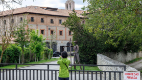 Una persona en el exterior del Convento de Belorado, a 14 de mayo de 2024, en Belorado, Burgos, Castilla y León (España). EP
