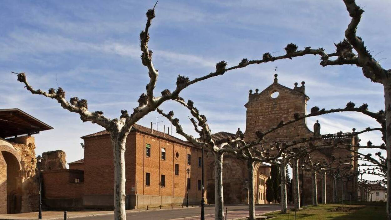 Monasterio de Santa Cruz, en Sahagún (León). Turismo de Castilla y León