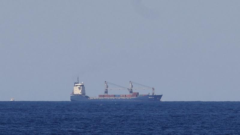 El buque Borkum frente al puerto de Cartagena. EP