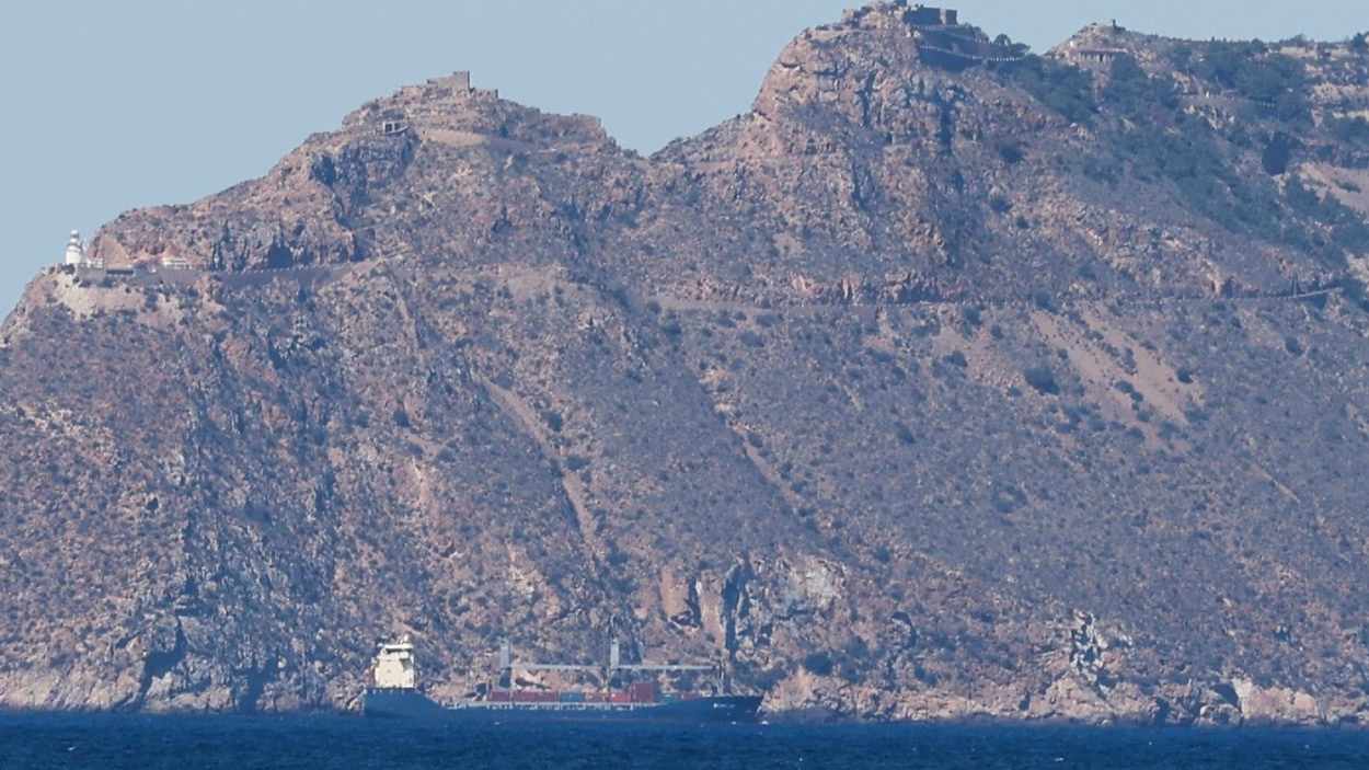 El buque Borkum llegando al puerto de Cartagena. EP