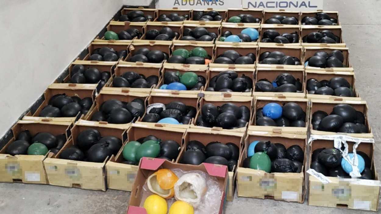 Intervienen más de 1.000 kilos de cocaína ocultos en frutas y zumos. EP