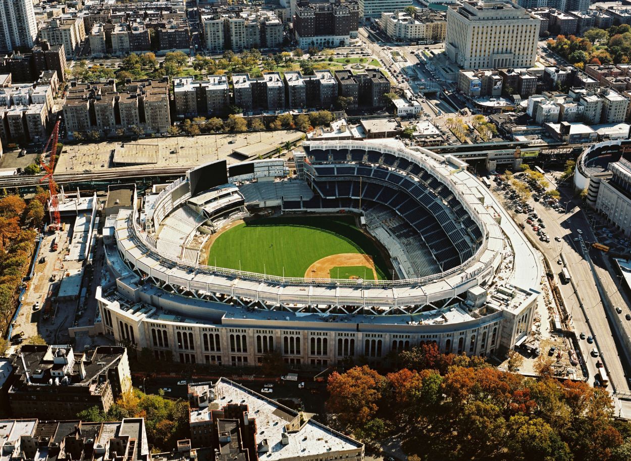 El nuevo Yankee Stadium fue construido por Turner al lado del estadio original, en el Bronx
