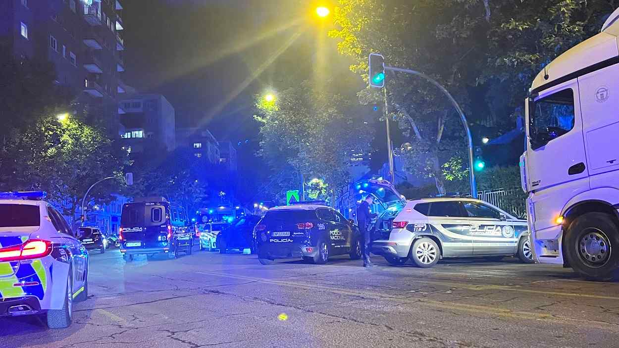 Once heridos y 25 detenidos en una reyerta junto al Santiago Bernabéu. EP