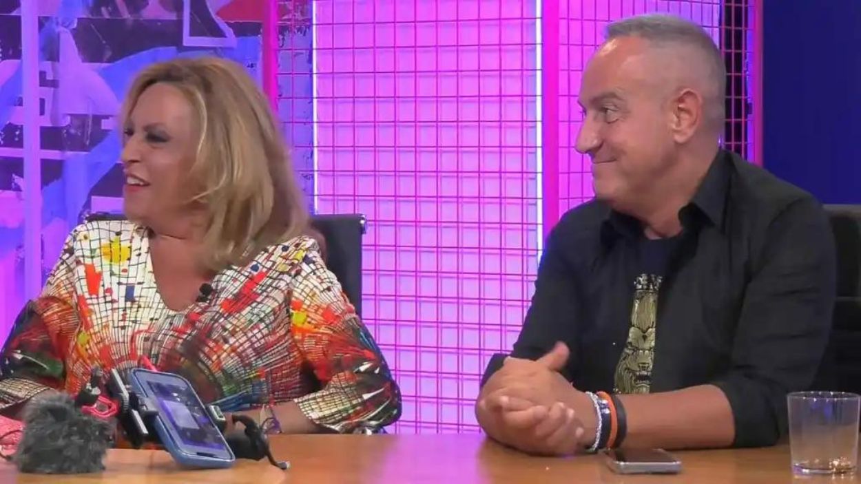 El nuevo 'Sálvame', en directo: el primer 'chuminero' de Lydia Lozano en 'Ni que fuéramos'. Youtube